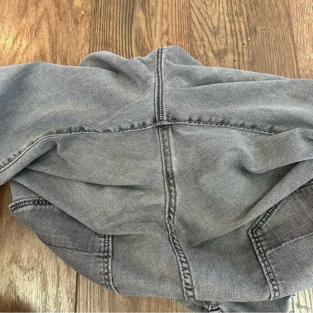 Banana Republic Travel Jean Faded Black Wash Size 38 W 29.5 Inseam
